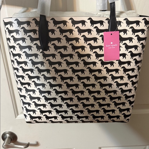 NWT Kate Spade reversible dachshund tote with detachable wristlet. - Picture 4 of 8